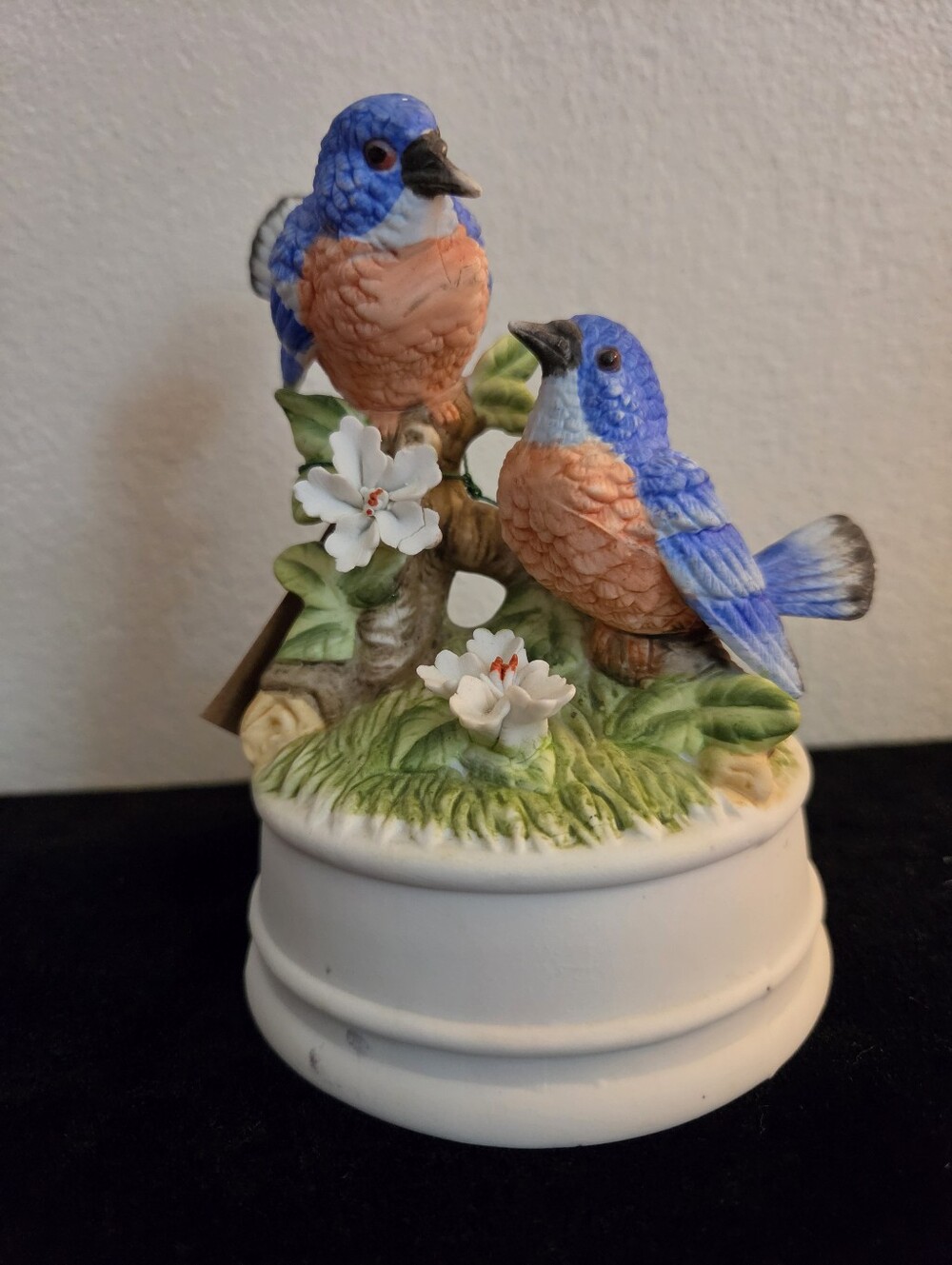 Vintage Porcelain Music Box Bluebirds, Flowers Global Art Tiawan 1970s